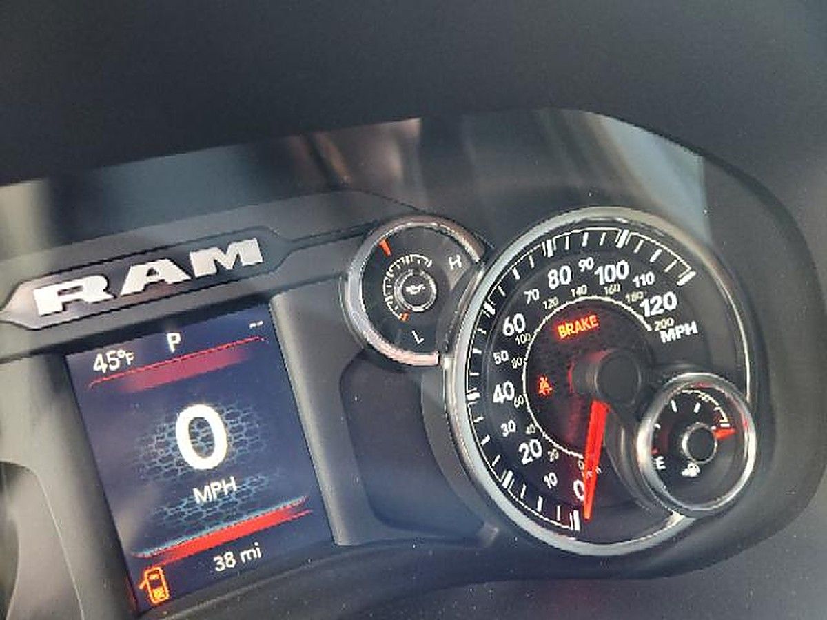 RAM 2500CREWTMG4WD photo 7
