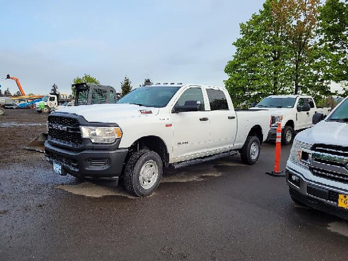 RAM 2500CREWTMG4WD photo 2