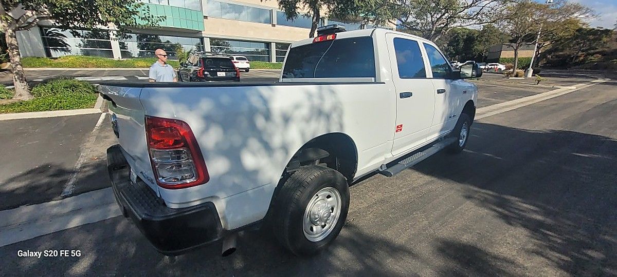 RAM 2500CREWTMG4WD photo 4