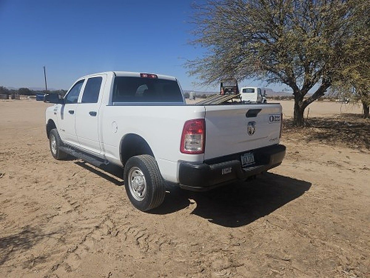 RAM 2500CREWTMG4WD photo 6