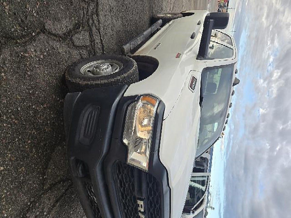 RAM 2500CREWTMG4WD photo 2