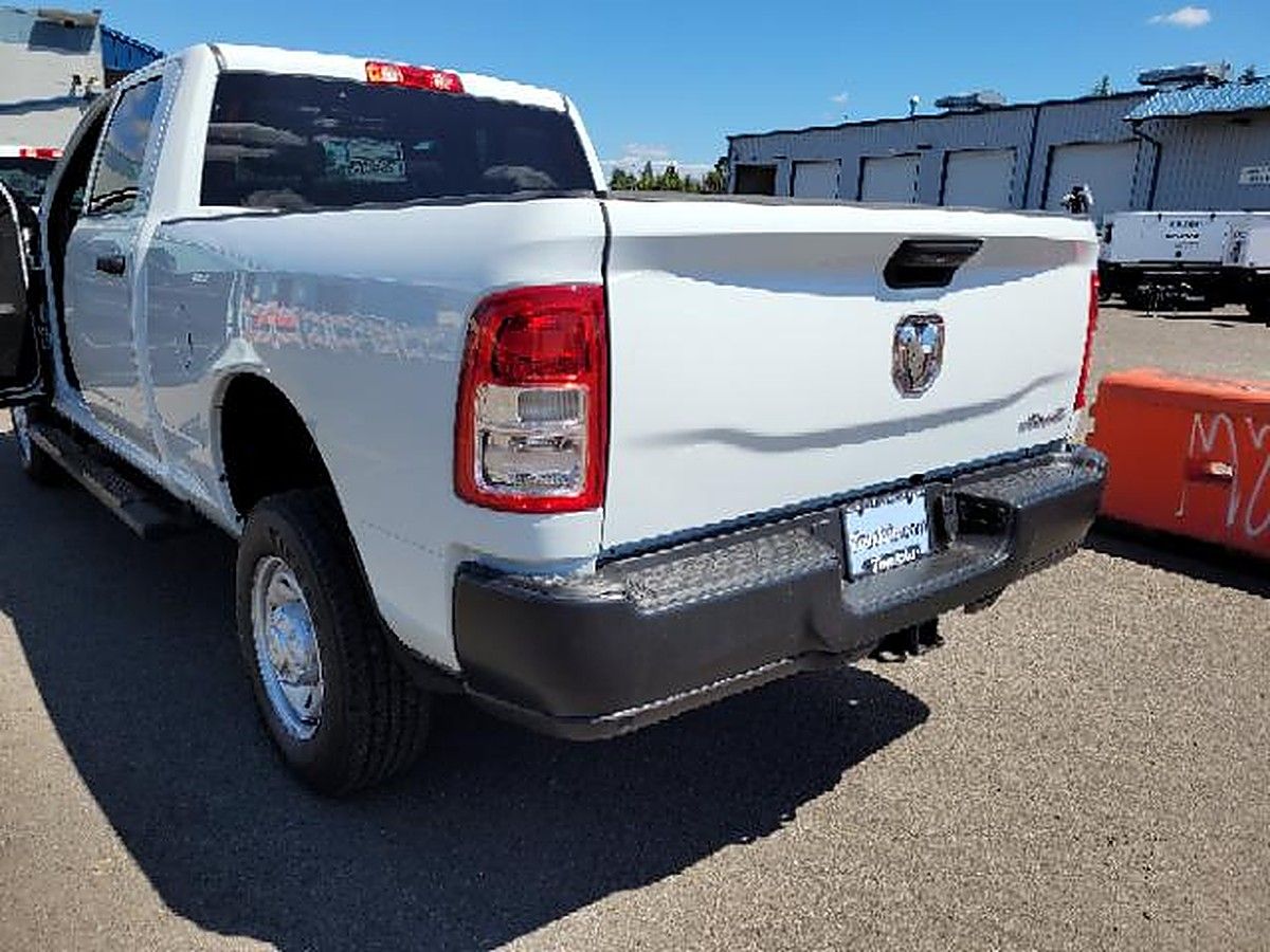 RAM 2500CREWTMG4WD photo 4
