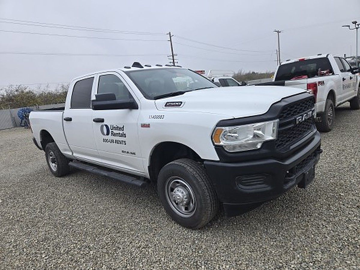 RAM 2500CREWTMG4WD photo 2