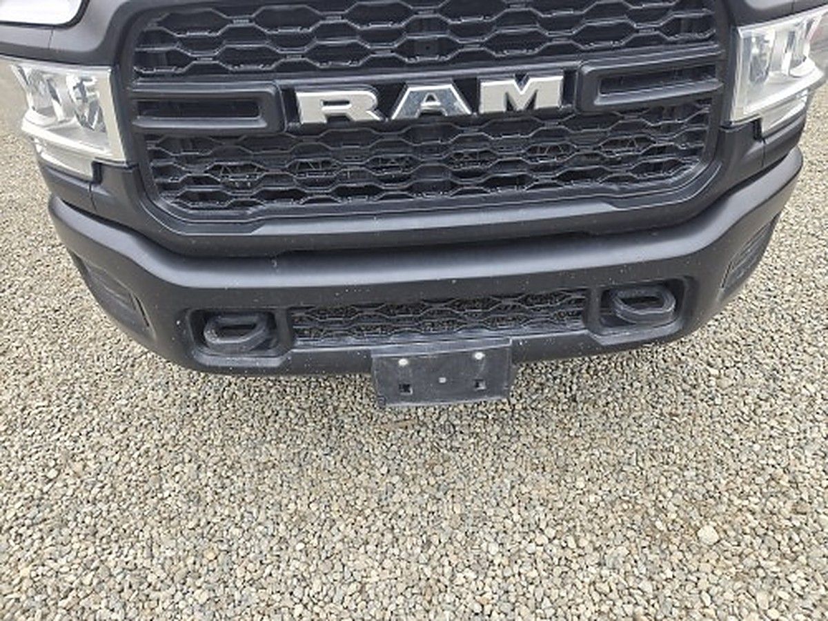 RAM 2500CREWTMG4WD photo 14