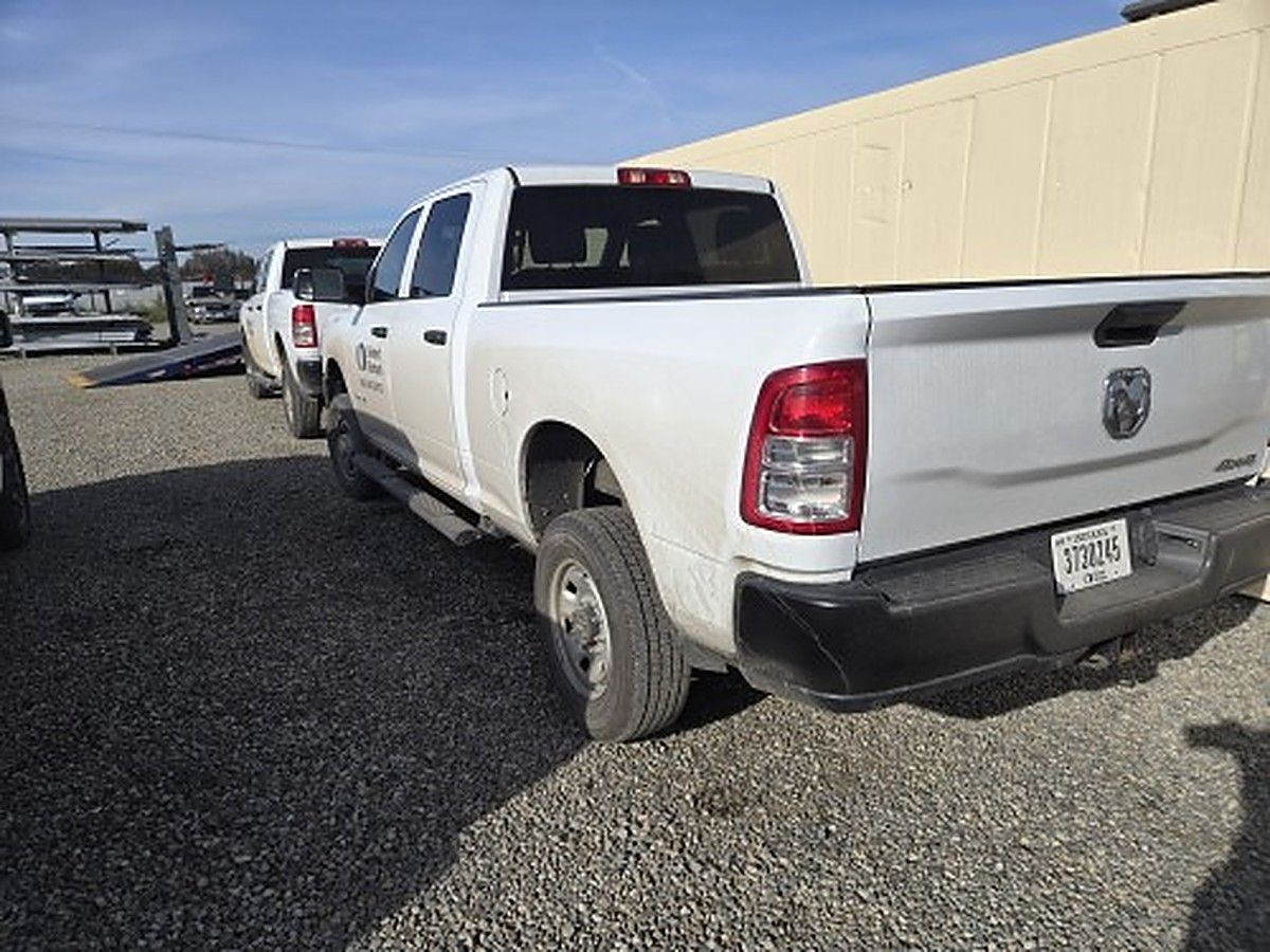 RAM 2500CREWTMG4WD photo 6
