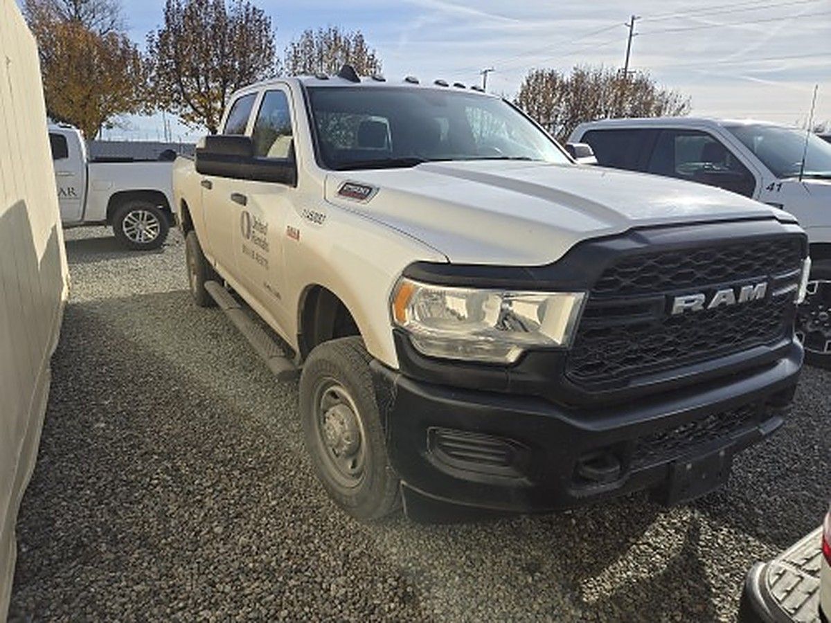 RAM 2500CREWTMG4WD photo 9