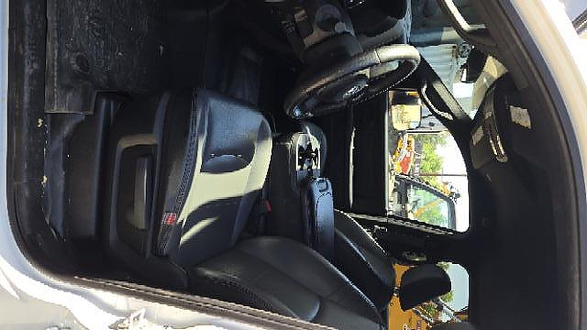 RAM 2500CREWTMG4WD photo 8
