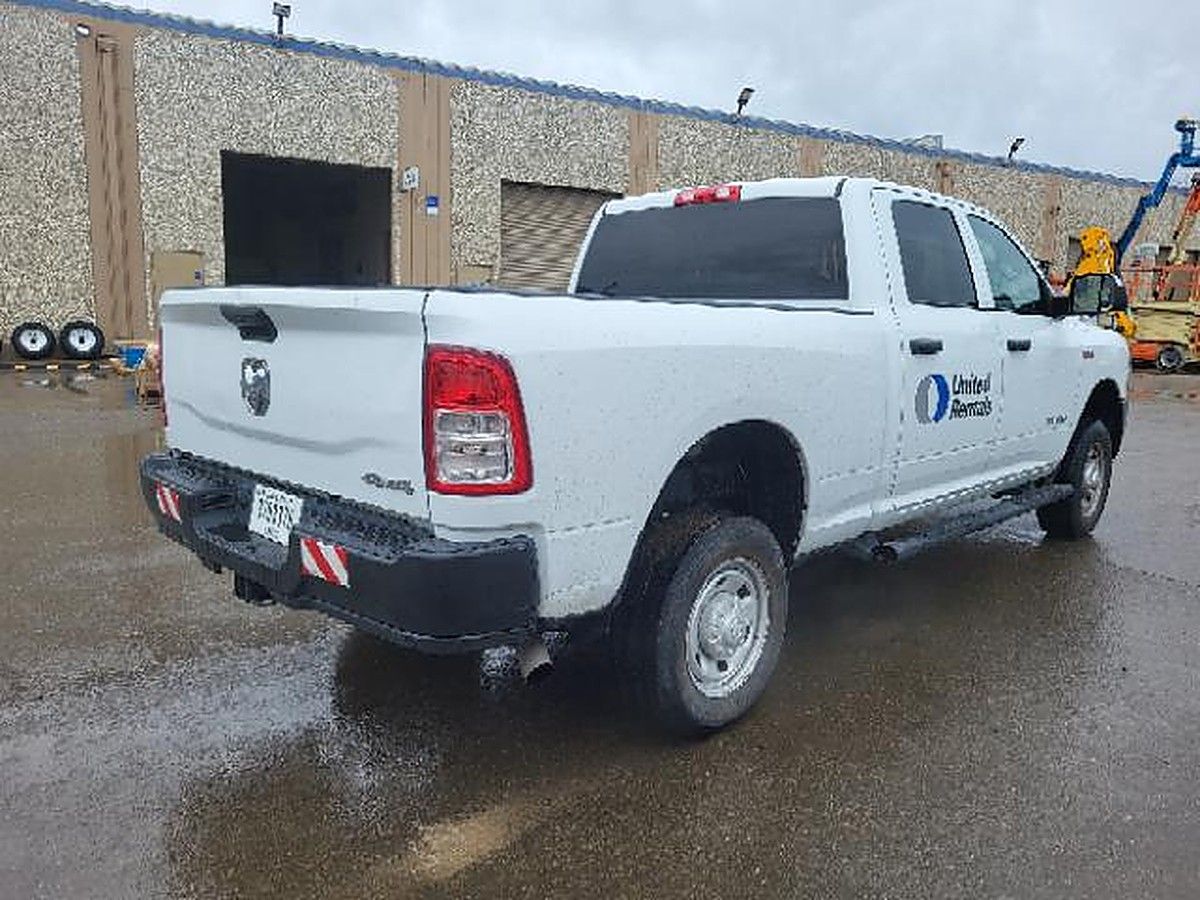 RAM 2500CREWTMG4WD photo 6