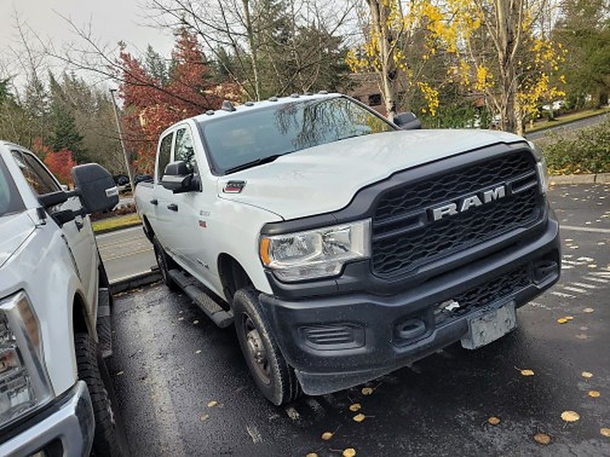 RAM 2500CREWTMG4WD photo 2