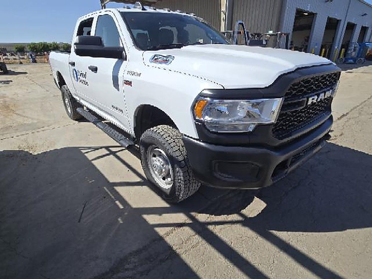 RAM 2500CREWTMG4WD photo 7