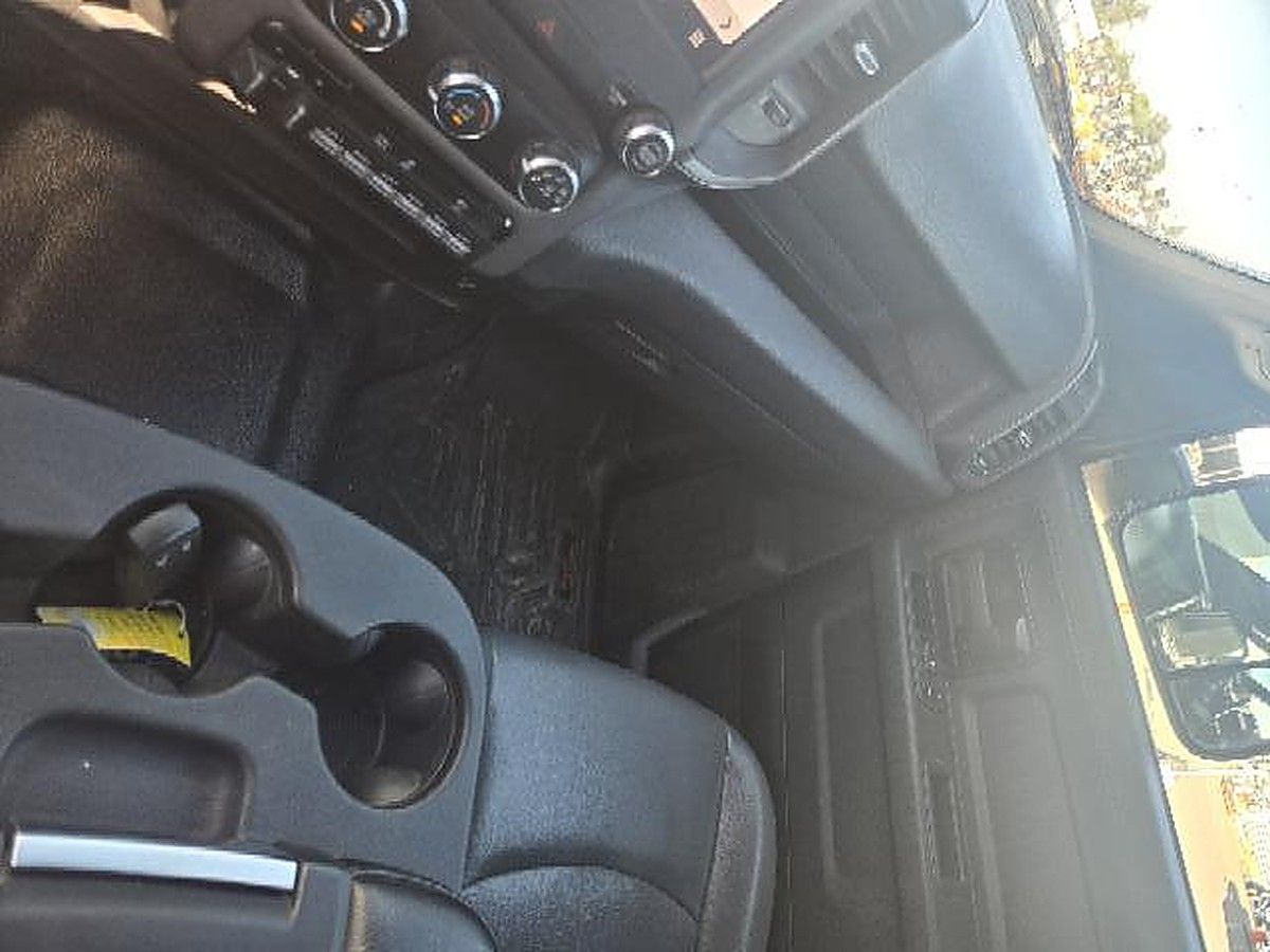 RAM 2500CREWTMG4WD photo 8