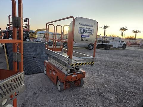 2022 SNORKEL S3215L Scissor Lift 14-18' Electric