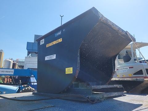 2022 STAR INDUS 1815 Forklift Hopper 1.5 Yard