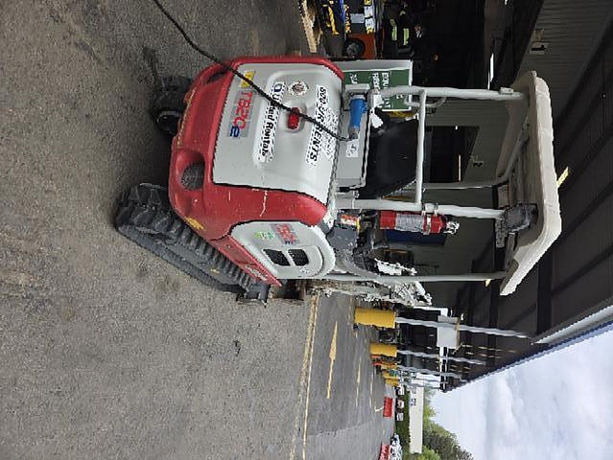 TAKEUCHI TB20E photo 5