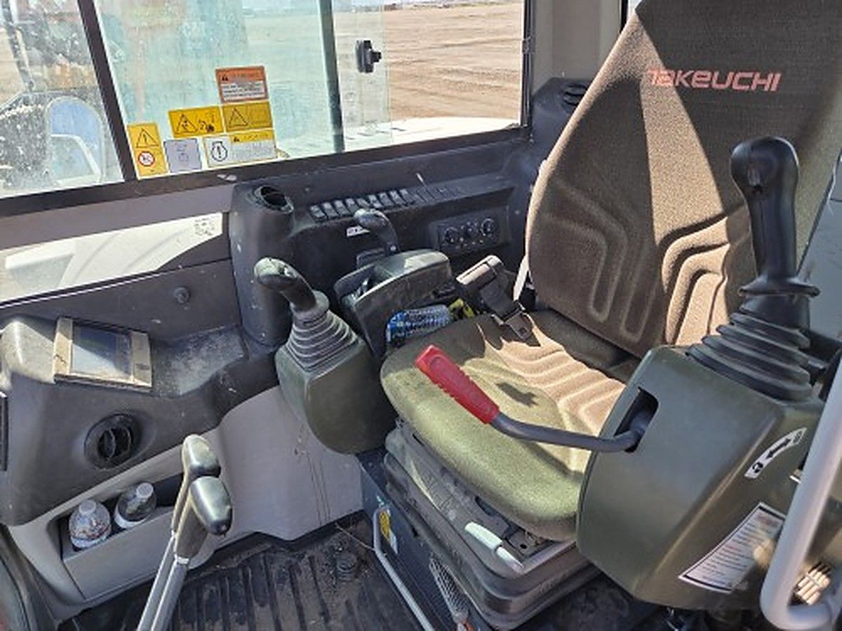 TAKEUCHI TB290C photo 2