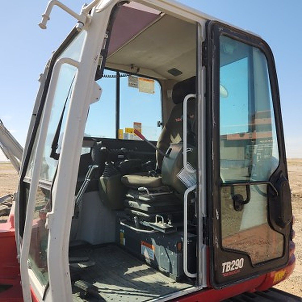 TAKEUCHI TB290C photo 13