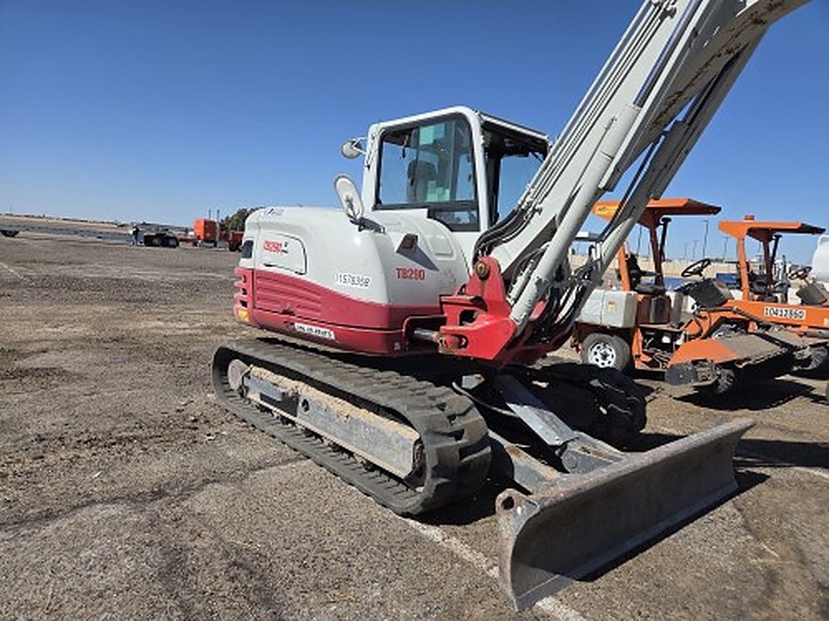 TAKEUCHI TB290C photo 6