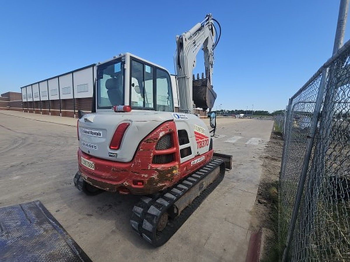 TAKEUCHI TB370CR photo 5