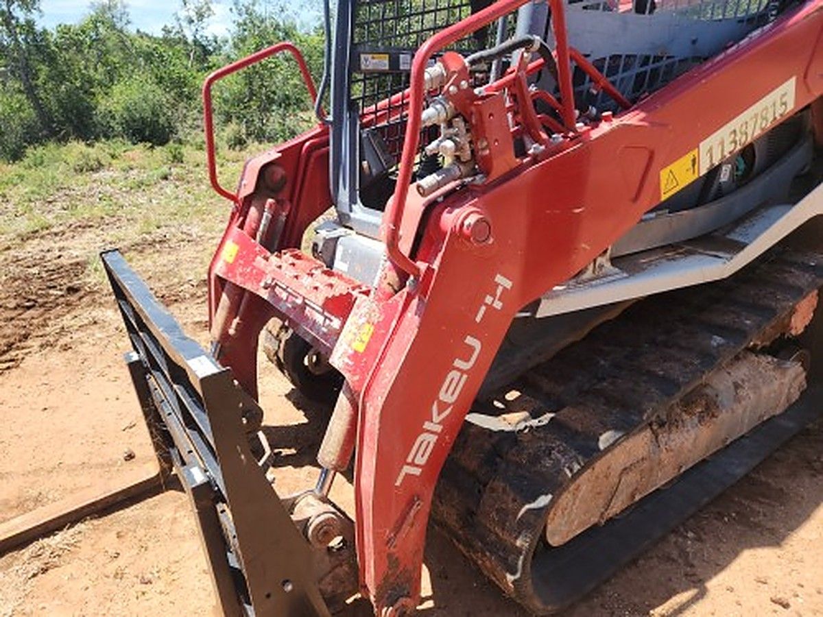 TAKEUCHI TL10V2-R photo 9