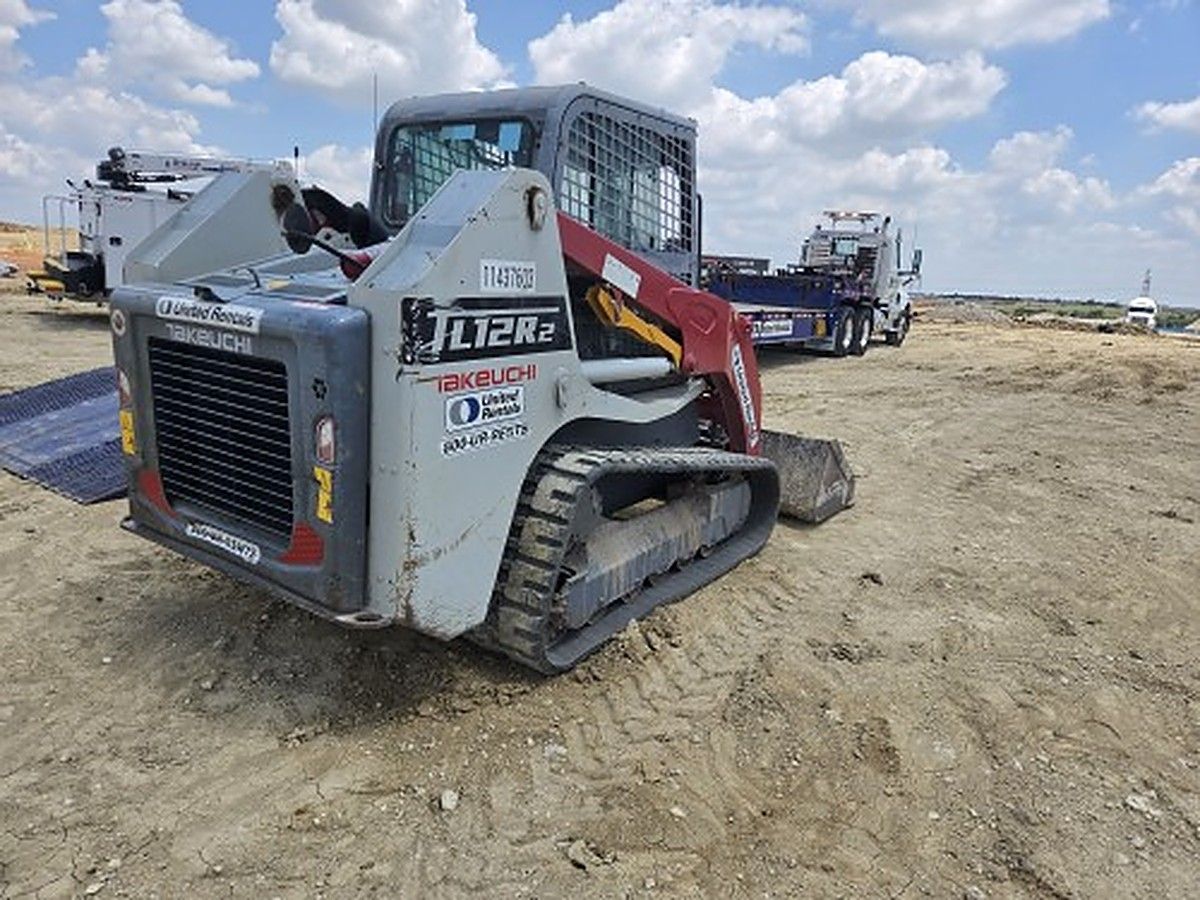 TAKEUCHI TL12R2-CR photo 6