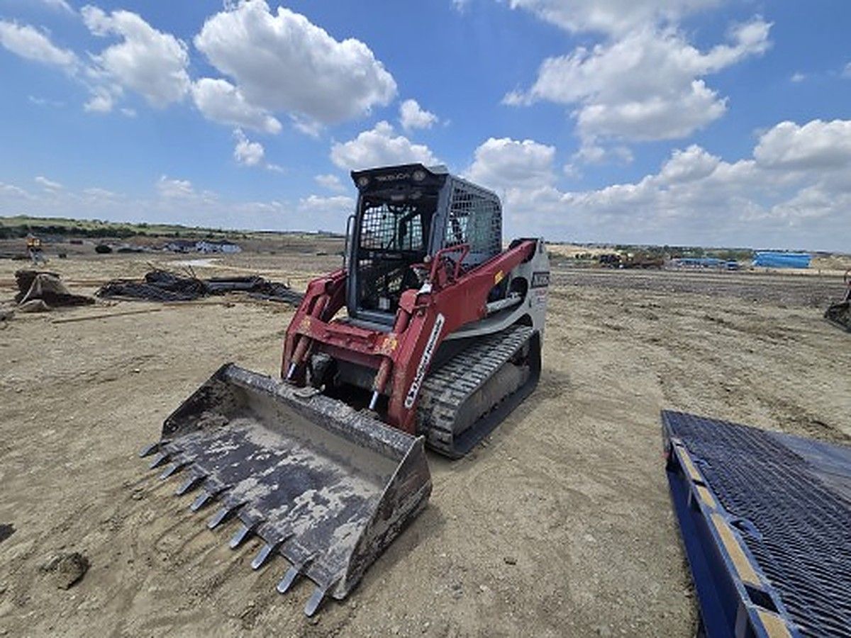 TAKEUCHI TL12R2-CR photo 9