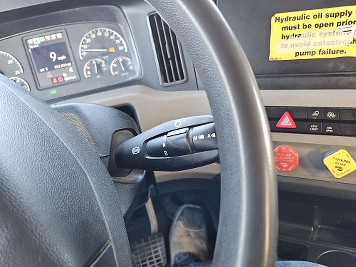 TAKEUCHI TL12V2-CR photo 3