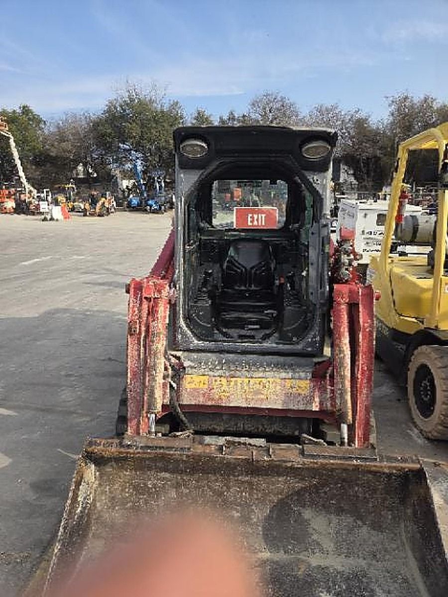 TAKEUCHI TL6CR photo 2