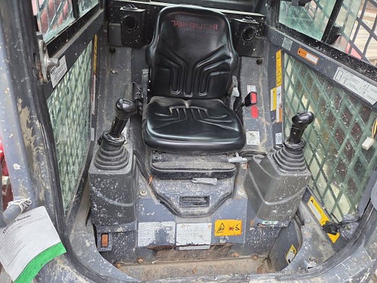 TAKEUCHI TL6CR photo 9