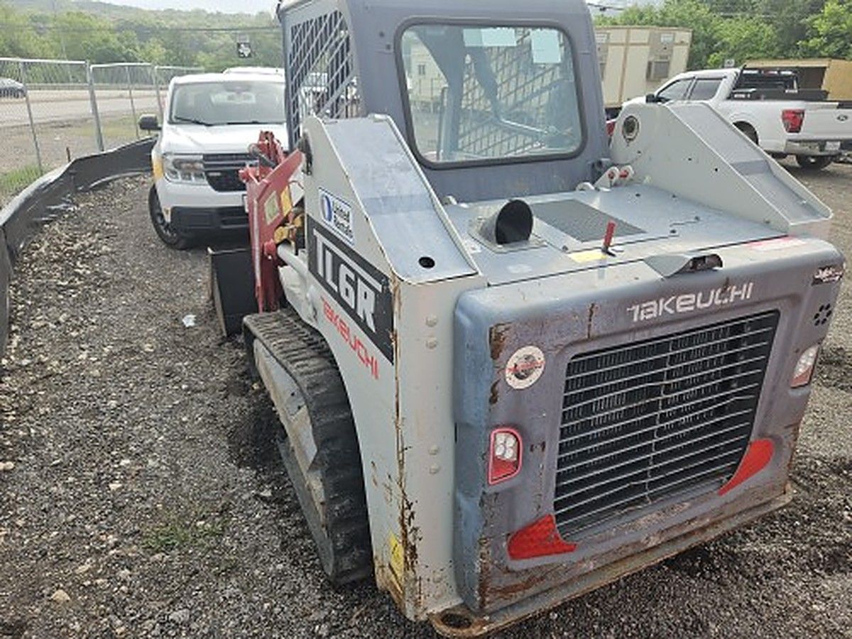 TAKEUCHI TL6R photo 2