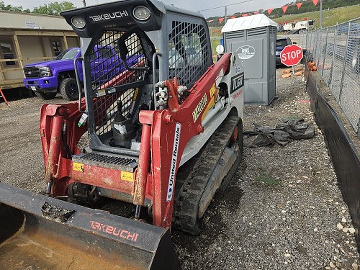 TAKEUCHI TL6R photo 4
