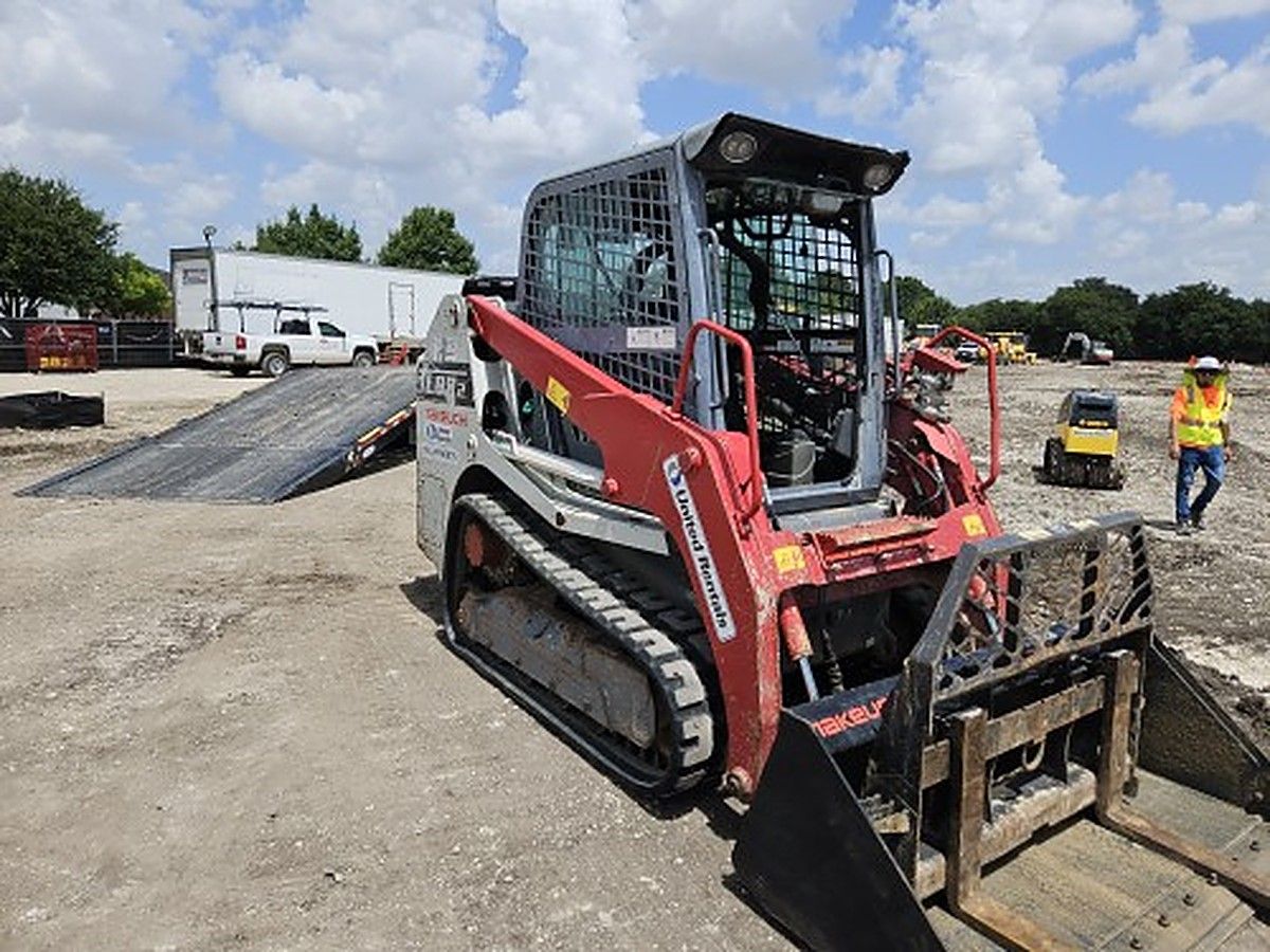 TAKEUCHI TL8R2-CR photo 6