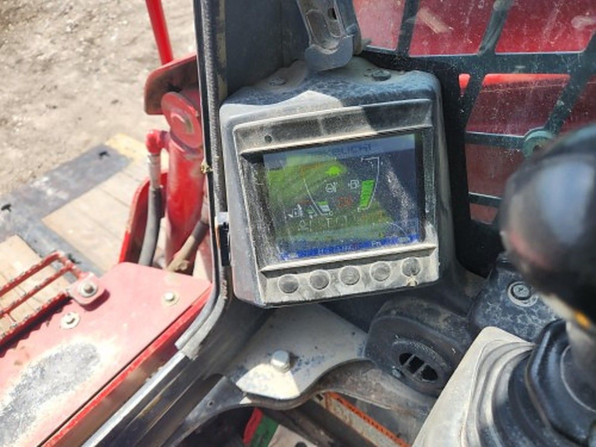 TAKEUCHI TL8R2-CR photo 9