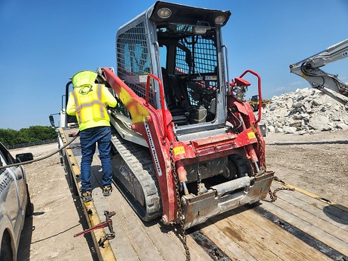TAKEUCHI TL8R2-CR photo 10