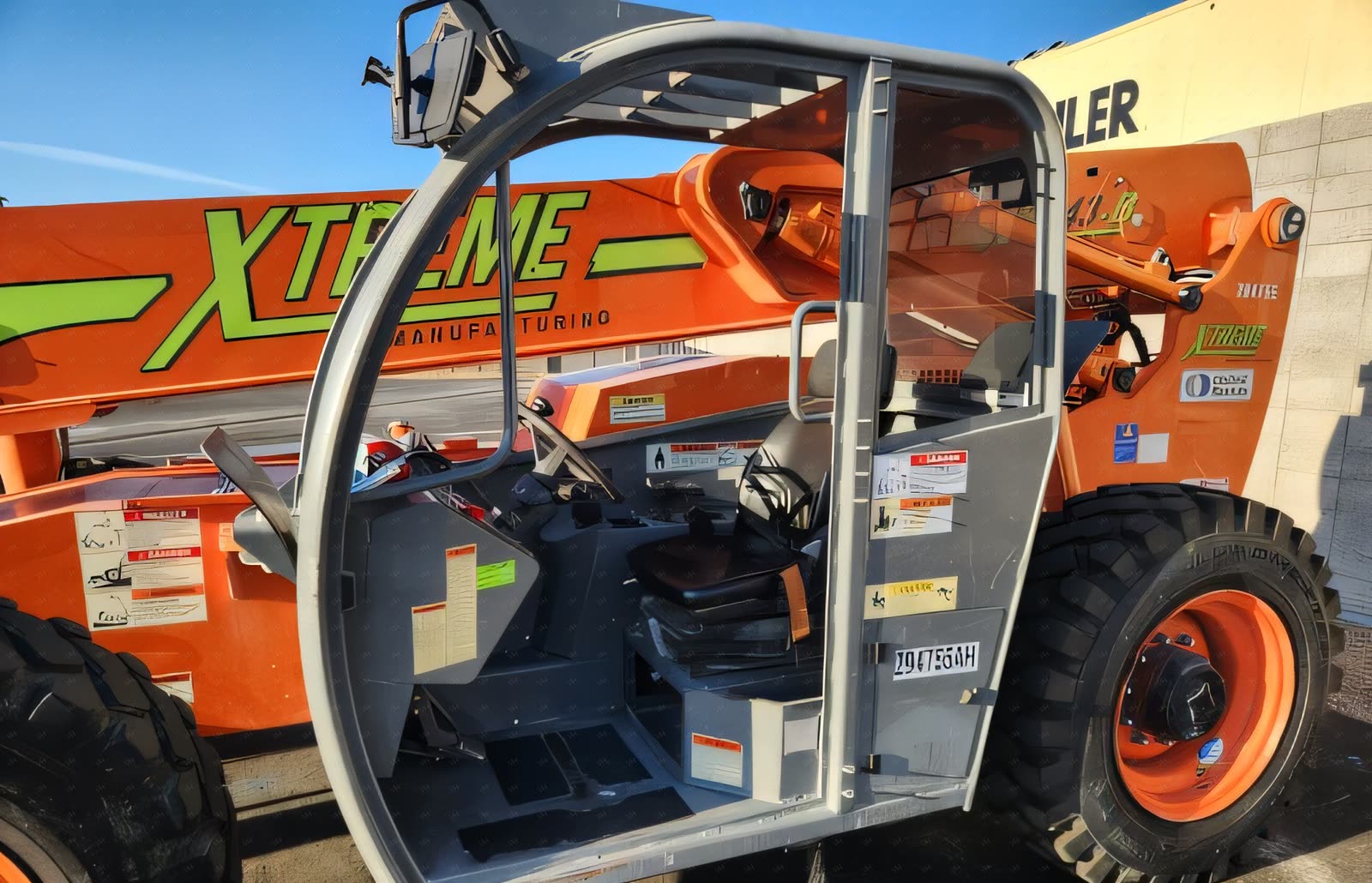 2022 Xtreme XR843 FORKLIFT VARIABLE REACH 8000# 40-49'