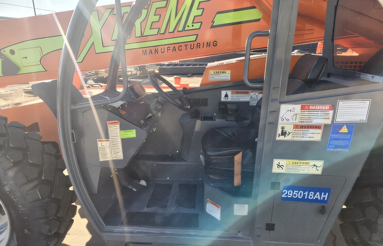 2022 Xtreme XR843 FORKLIFT VARIABLE REACH 8000# 40-49'