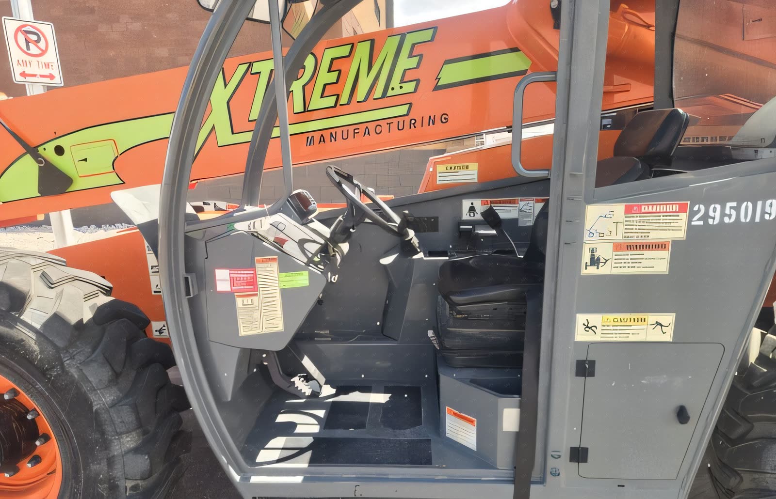 2022 Xtreme XR843 FORKLIFT VARIABLE REACH 8000# 40-49'