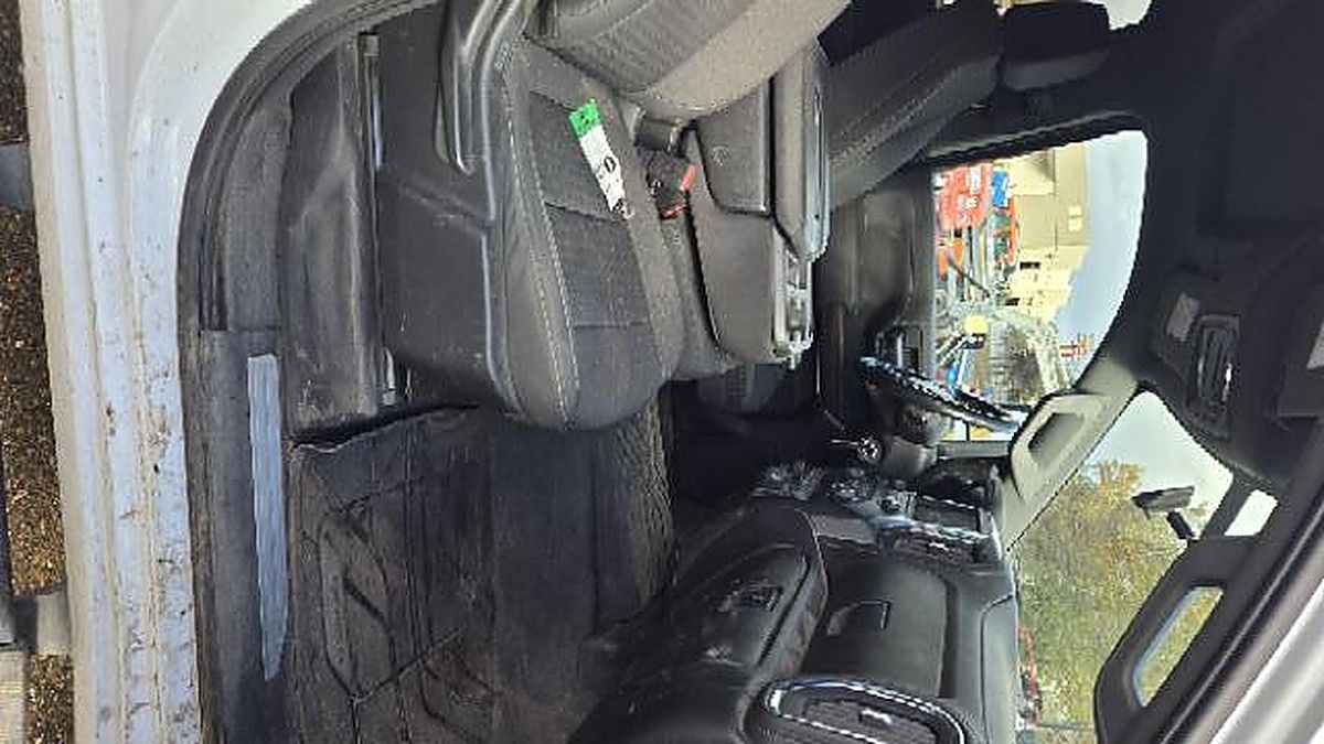 CHEVROLET 2500CREWLTG4WD photo 9