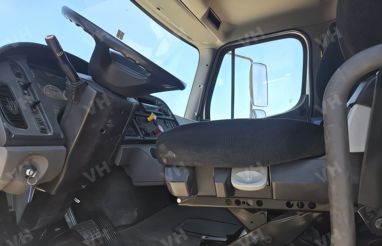 2023 FREIGHTLNR M2 106 DUMP TRUCK DUMP 10-14 YARD CDL