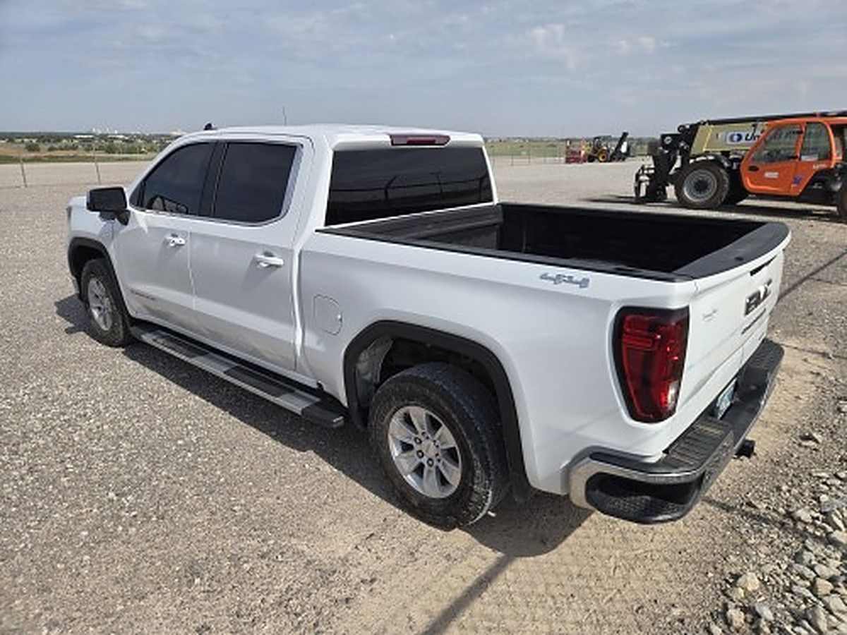 GMC 1500CREWSLEG4WD photo 3