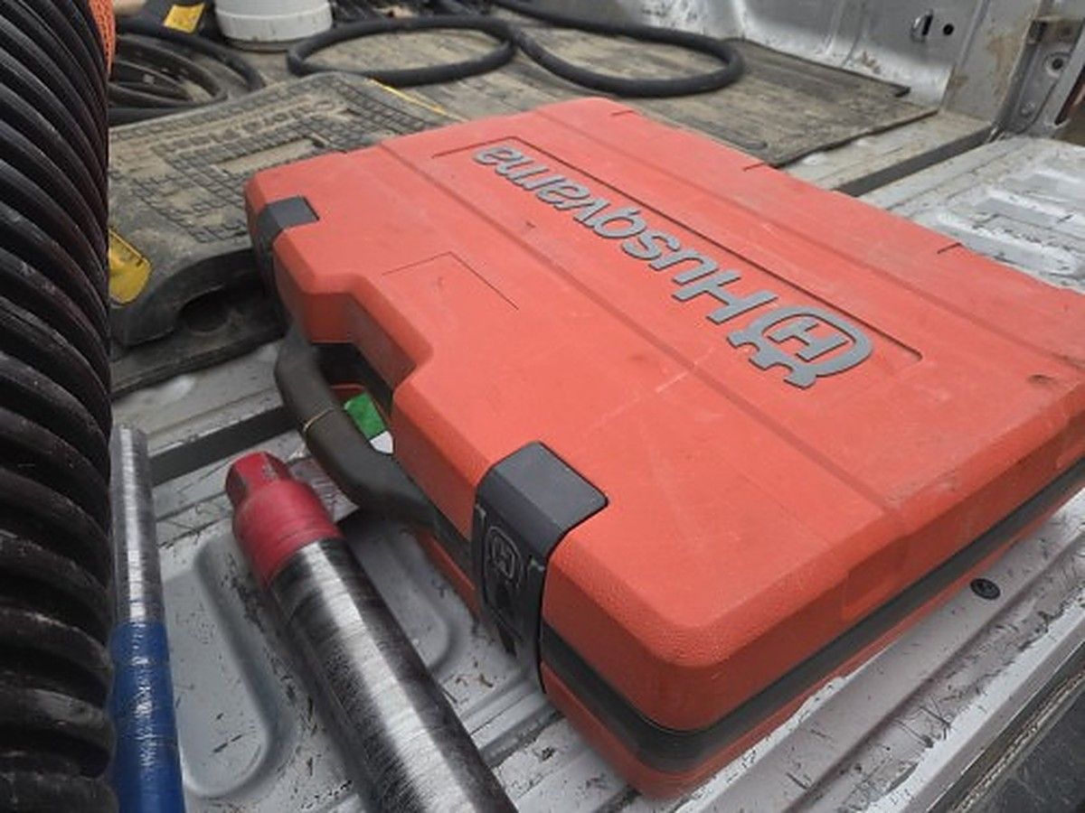 HUSQVARNA DM230 photo 2