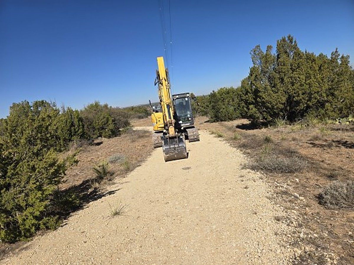 KOBELCO SK140SR-7 photo 12