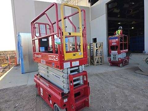 2023 MEC MICRO 26 Scissor Lift 24-26' Elec 72-74" Length