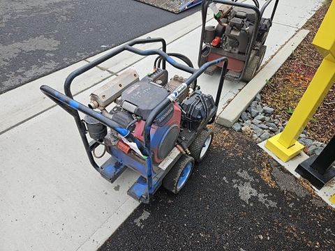 2023 MI-T-M CWC-5004-4MGH Pressure Washer 5000 Psi