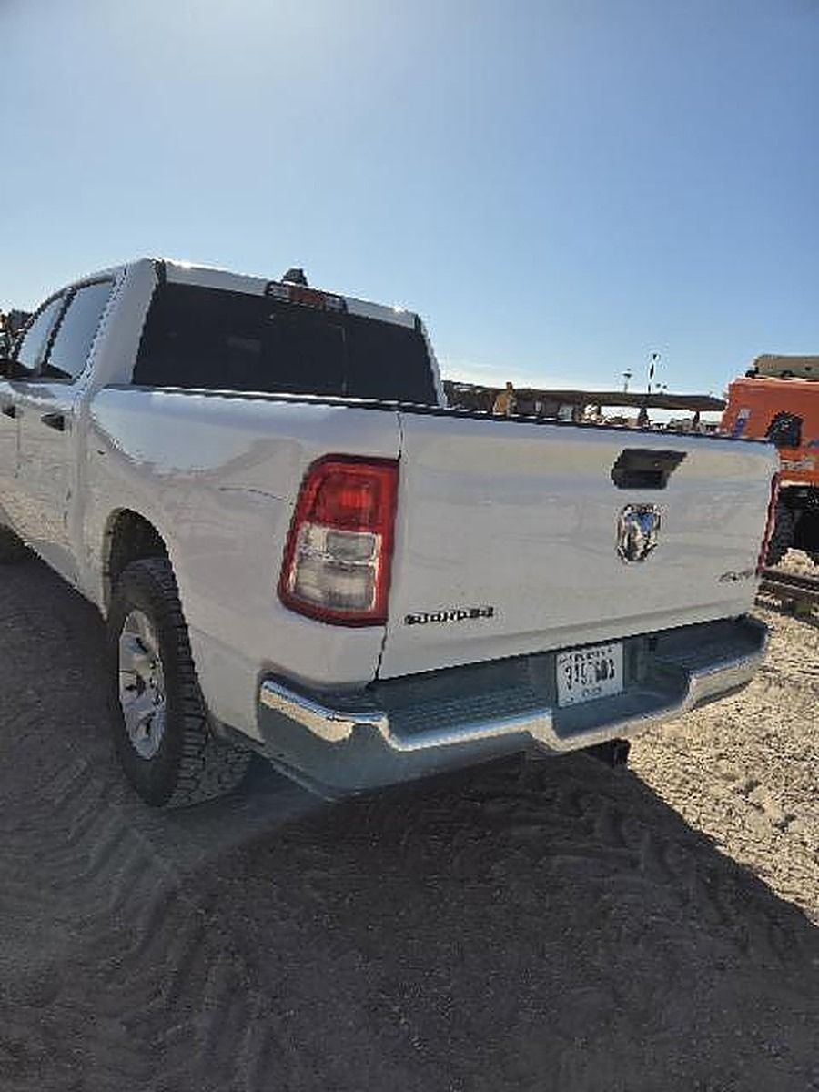 RAM 1500CREWBHNG4WD photo 2