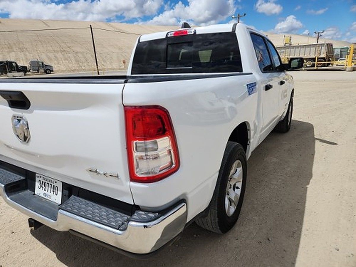 RAM 1500CREWBHNG4WD photo 2
