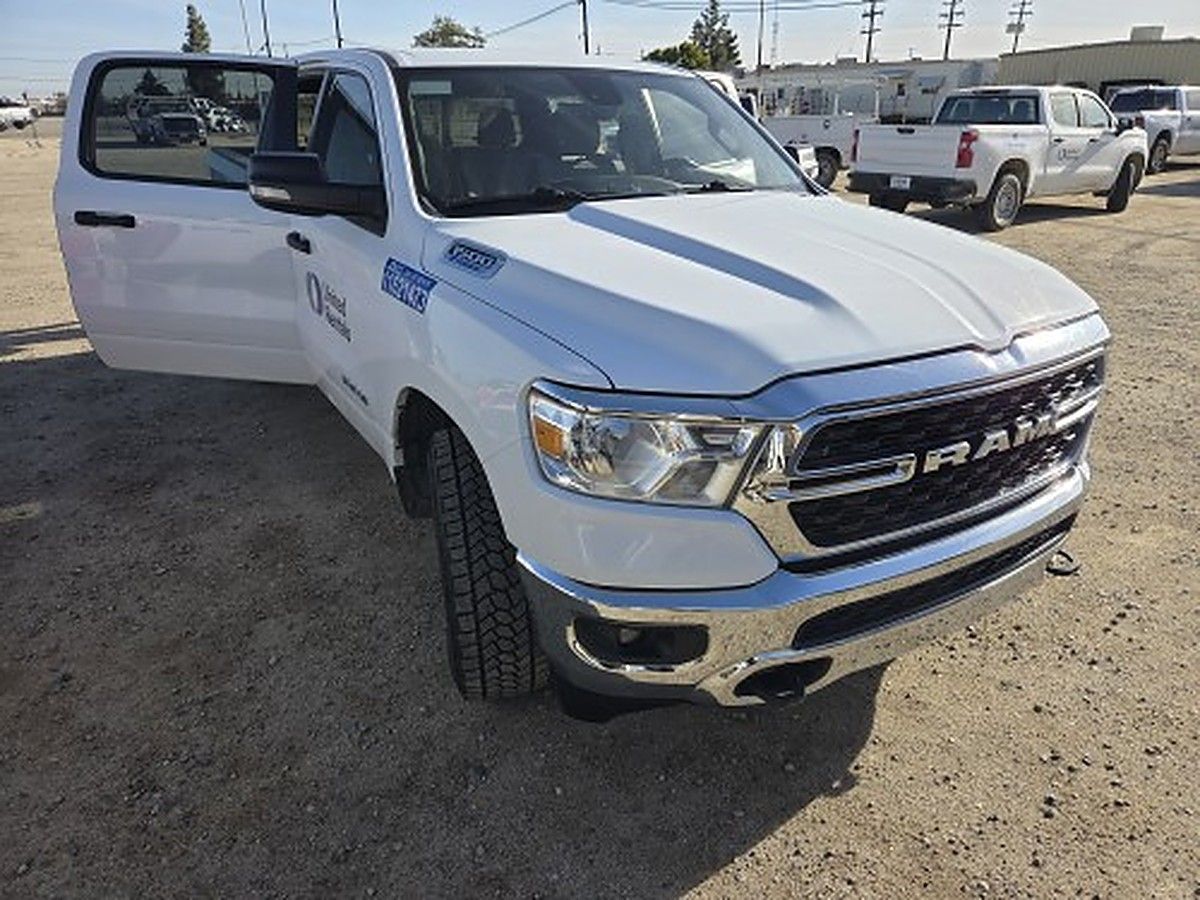 RAM 1500CREWBHNG4WD photo 2