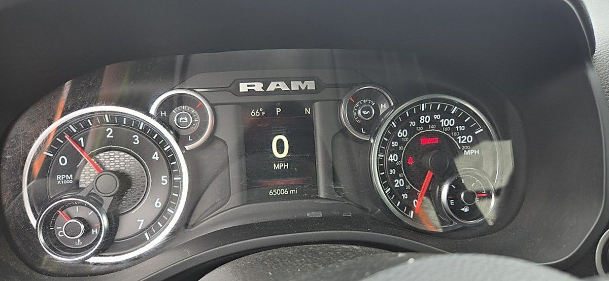 RAM 1500CREWBHNG4WD photo 5