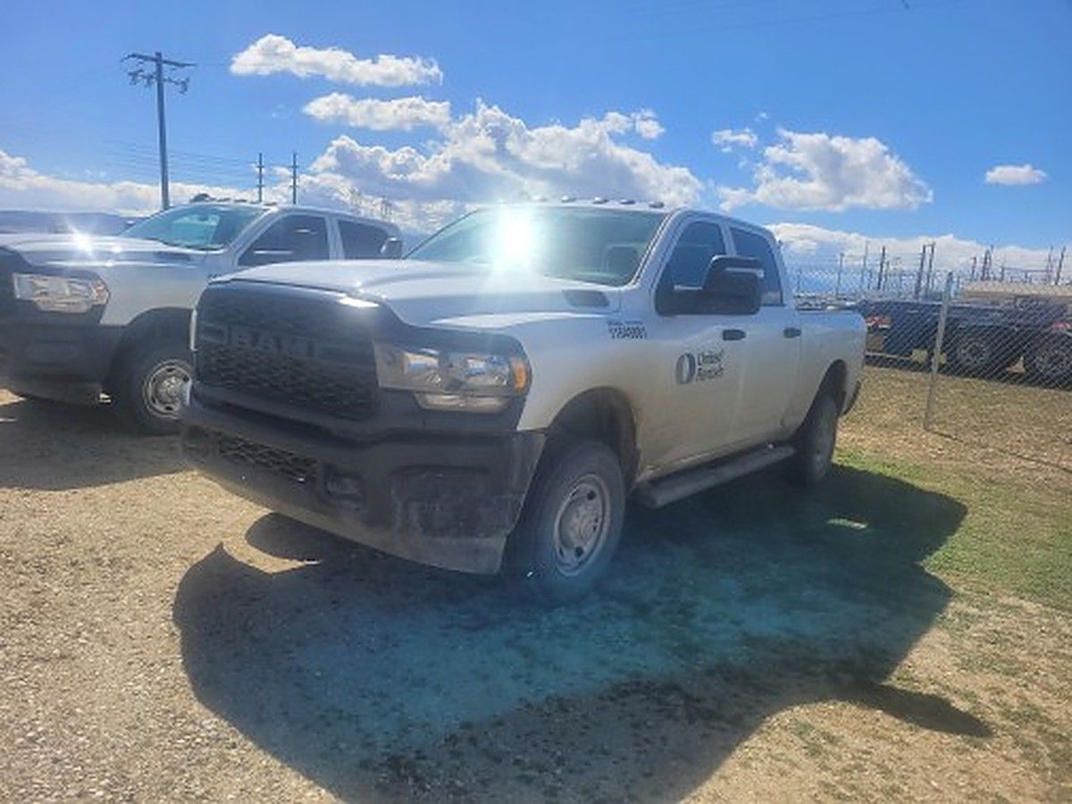 RAM 2500CREWTMG4WD photo 3