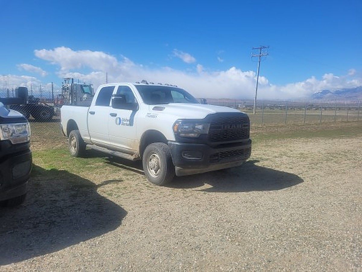 RAM 2500CREWTMG4WD photo 8