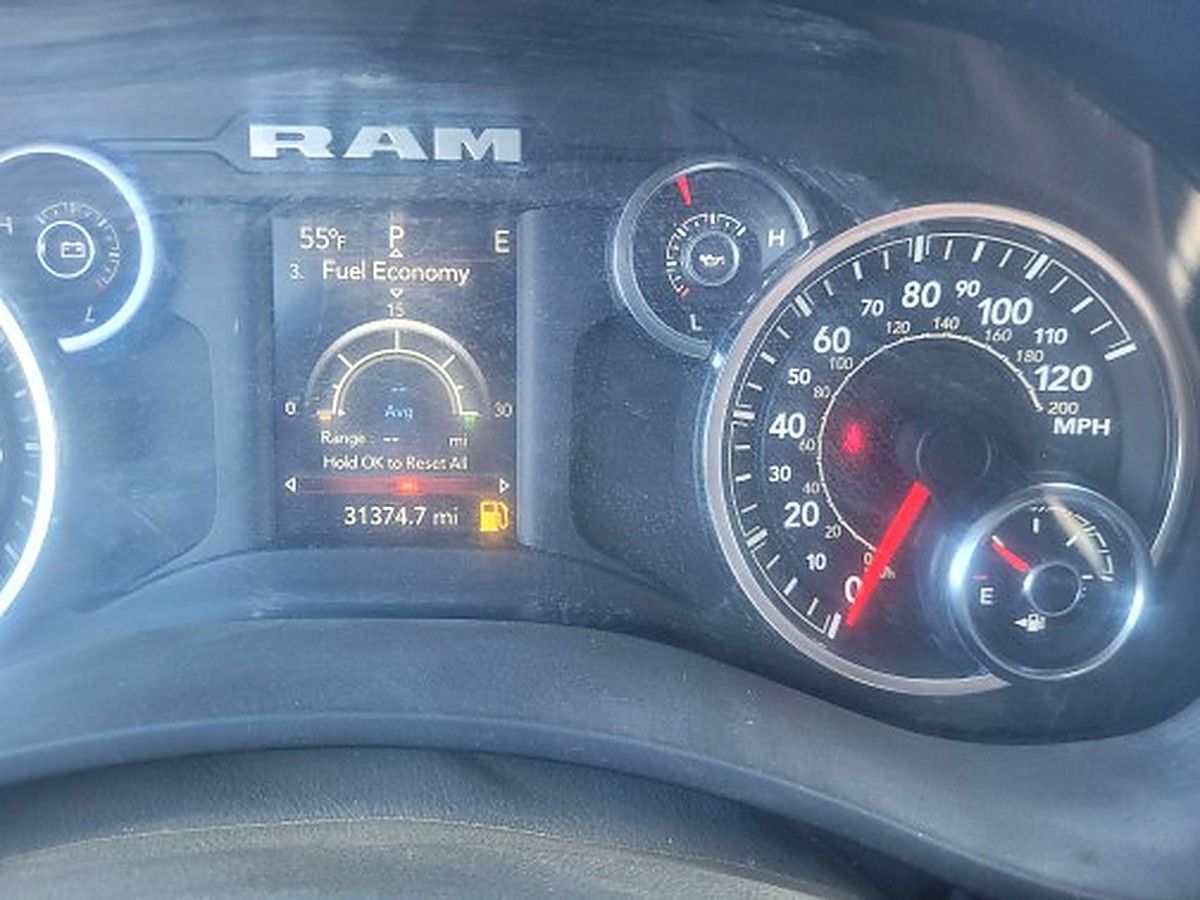 RAM 2500CREWTMG4WD photo 9